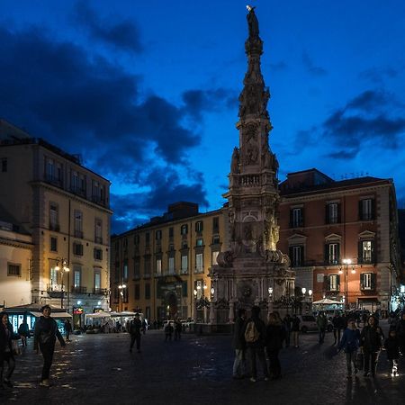 Art Suite Nel Cuore Di Napoli Exterior foto